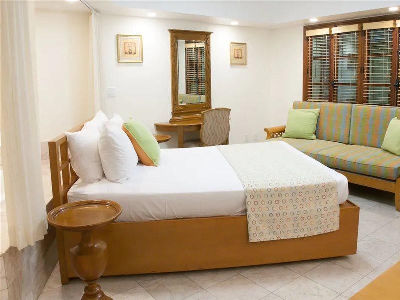 The Marlin At Taino Beach Resort Freeport Exteriör bild